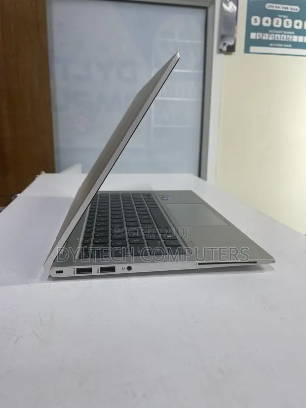 Laptop HP EliteBook 830 G8 16GB RAM, 256GB SSD - 1
