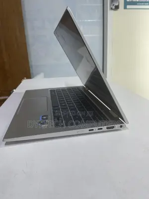 Laptop HP EliteBook 830 G8 16GB RAM, 256GB SSD