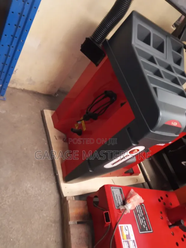 S828 Tyre Balancer Machine - Brand New - 1