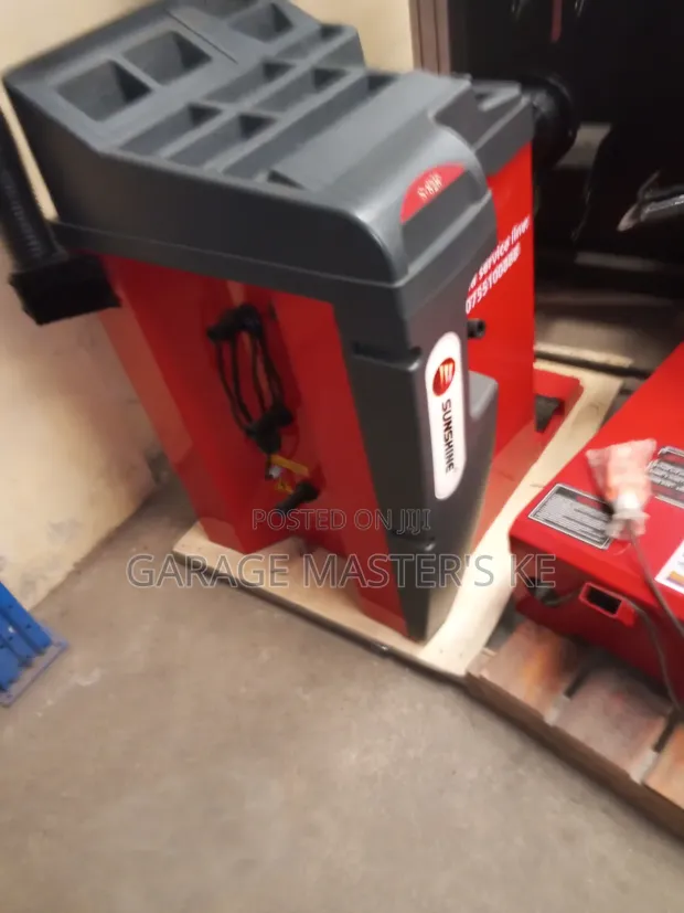 Sunshine Italy S828 Tyre Balancer Machine - 1