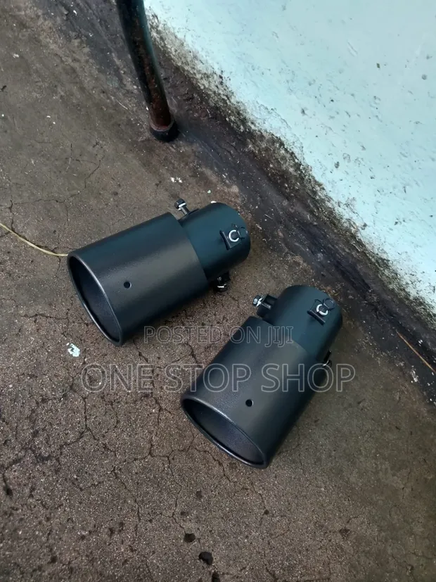 1pc 2.5" Black Bolt-on Exhaust Muffler Tip - 1