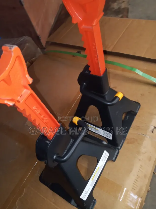 3 Ton Heavy-Duty Safety Stands - 1
