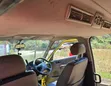 Nissan Caravan (Urvan) 2010 Njano - 2