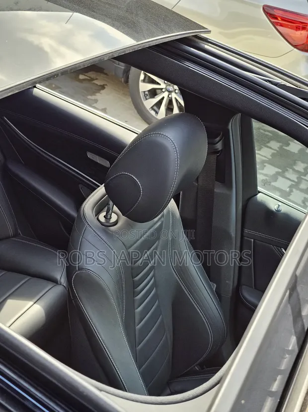 Mercedes-Benz E200 2019 AMG Trim - 1