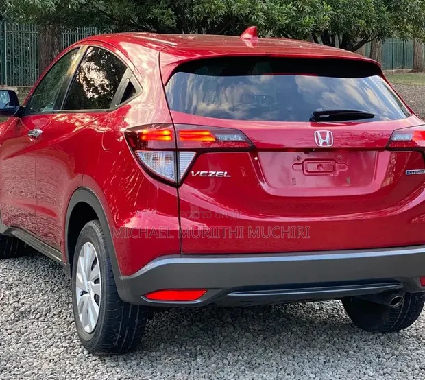 Honda Vezel Hybrid 2018 Red - 1
