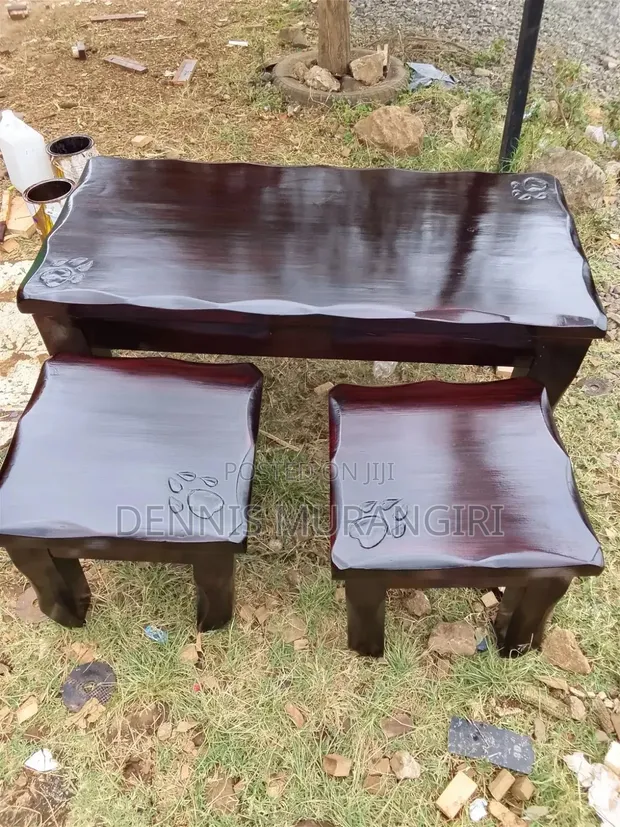 Dennis Furnitures - Vitanda vya Mahogany na Chuma - 1