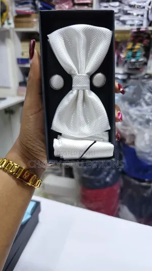 Seti ya Bow Tie Nyeupe ya Unisex na Pocket Square na Cufflinks