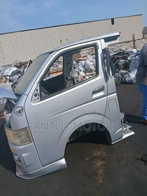 Toyota HiAce 7L Half Cut