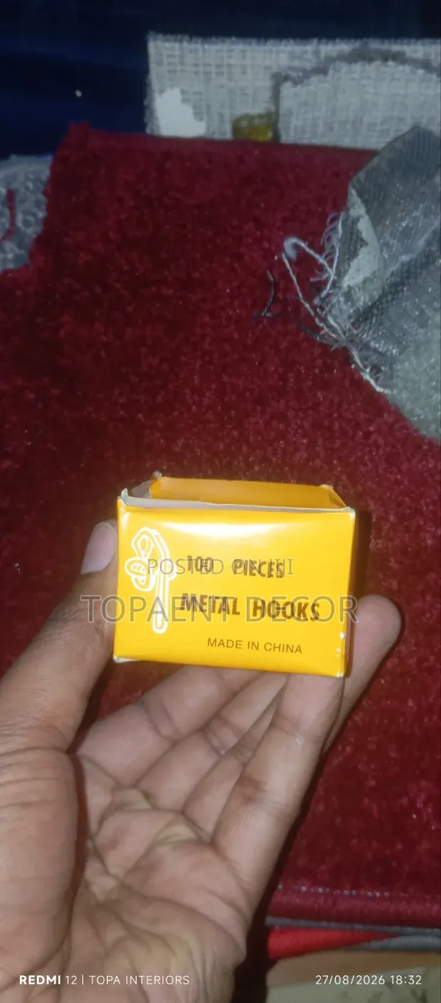 100 Pieces Box Metallic Curtain Hooks - 1