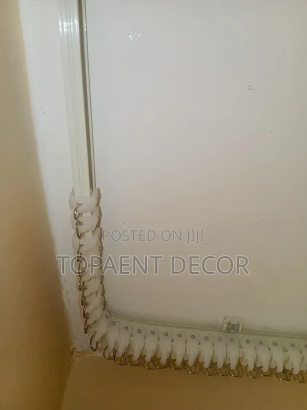Bendable Aluminium Ceiling Mounted Curtain Rail Track - 1