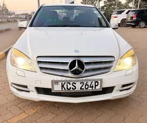 Mercedes-Benz C200 2011