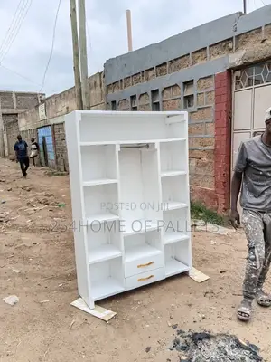 4x6 All White Pallet Wardrobe
