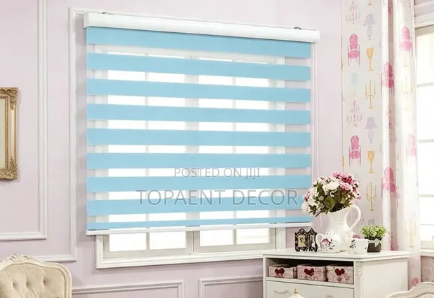 Premium Roller Blinds for Executive Office Privacy - 1