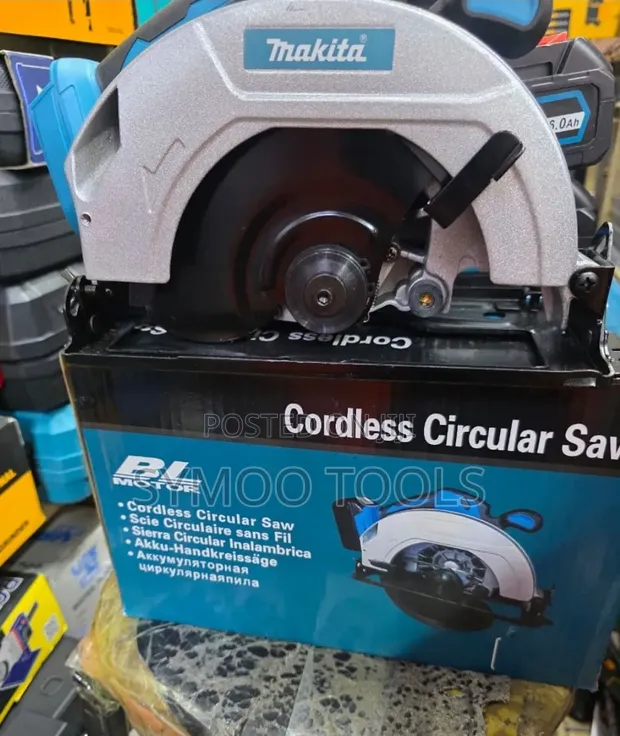 Makita Brushless Cordless Circular Saw - 1