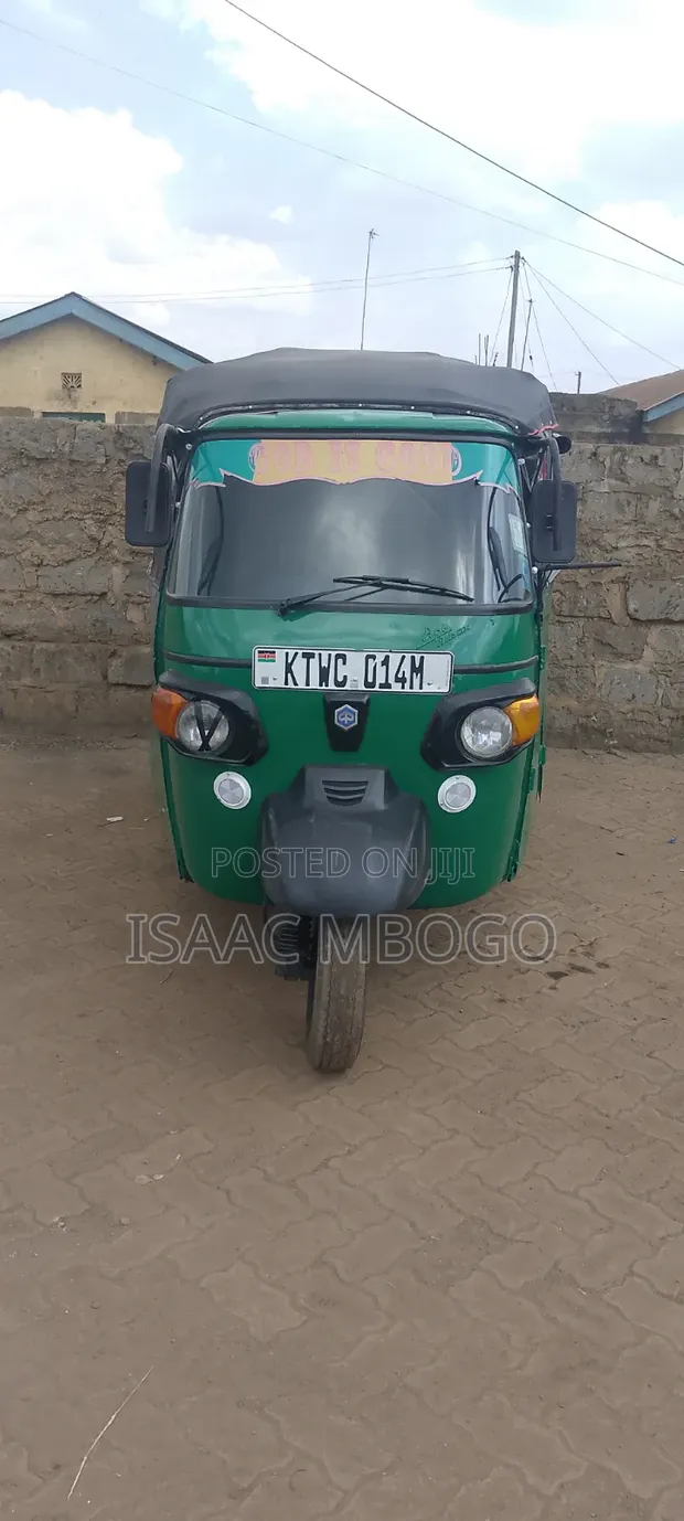 Piaggio Scooter 2023 - 1
