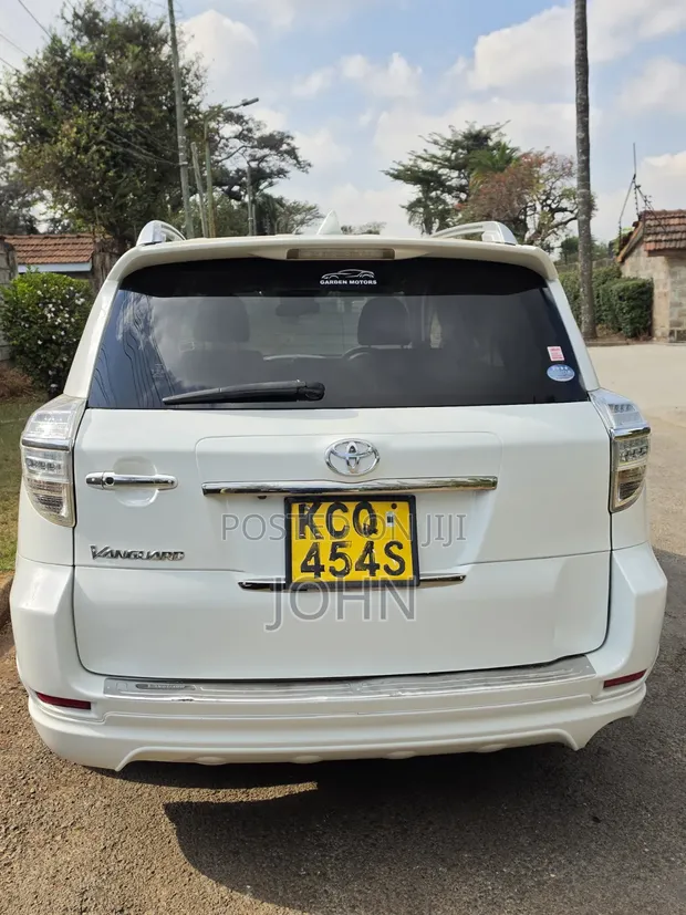 Toyota Vanguard 2013 Pearl - 1