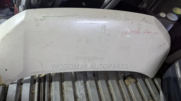 Honda Stepwagon Bonnet - 1