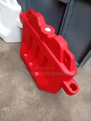Durable Water-Filled Plastic Barrier for Road Works & Construction Safety