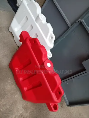 Heavy-Duty Water-Filled Traffic Barrier