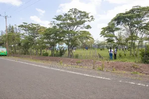 Nyeri - Nyahururu Highway Plot at Makutano