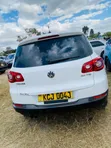 Volkswagen Tiguan 2009 Nyeupe - 2