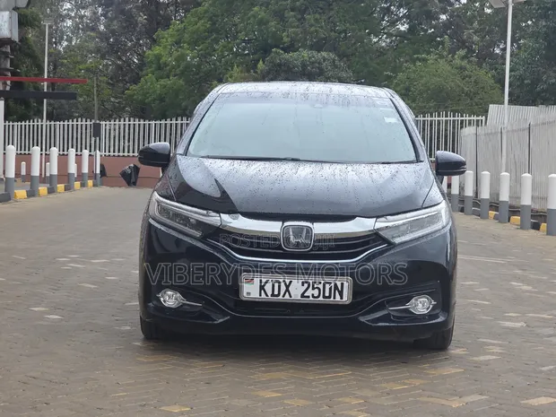 Honda Fit Shuttle 2017 Nyeusi - 1