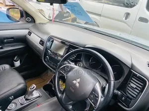Mitsubishi Outlander 2016 Bluu
