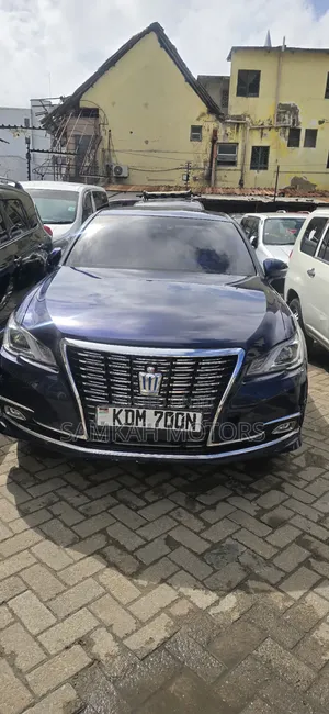 Toyota Crown 2017 Blue