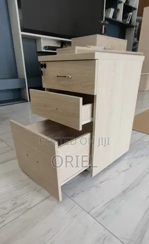 Kabati la Ofisi la Kufungia la Mbao lenye Droo 3