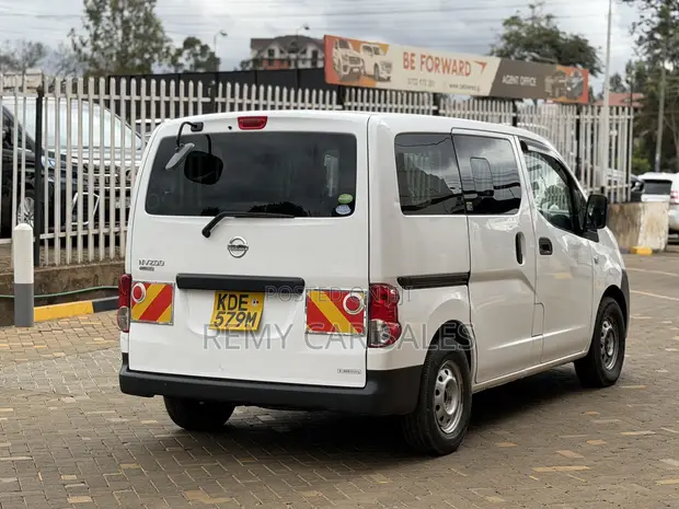 Nissan NV200 2014 Van ya Mizigo - 1