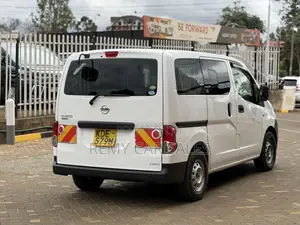 Nissan NV200 2014 Van ya Mizigo