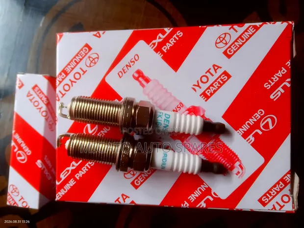 Genuine Toyota Spark Plugs 90919-01243 - 1