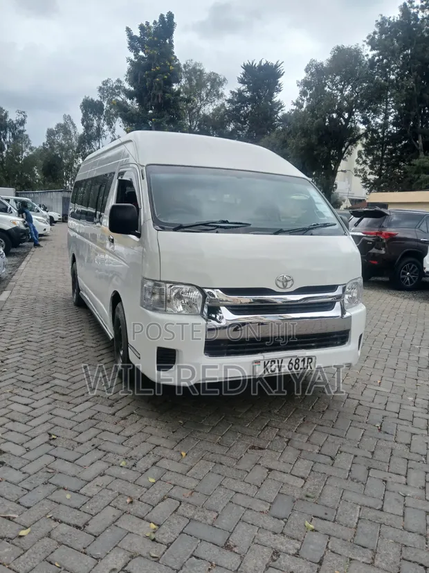 Toyota Hiace 9L (2019) - 1