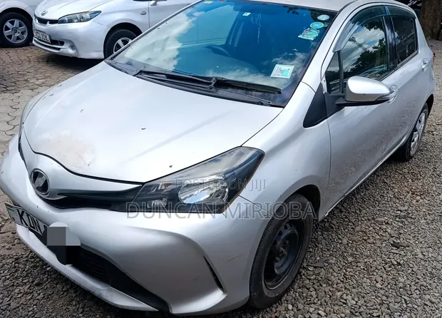 Toyota Vitz 2016 Gray - 1