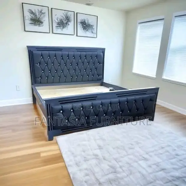5x6 Grey Diamond Tufted Bed with Crystal Studs - 1