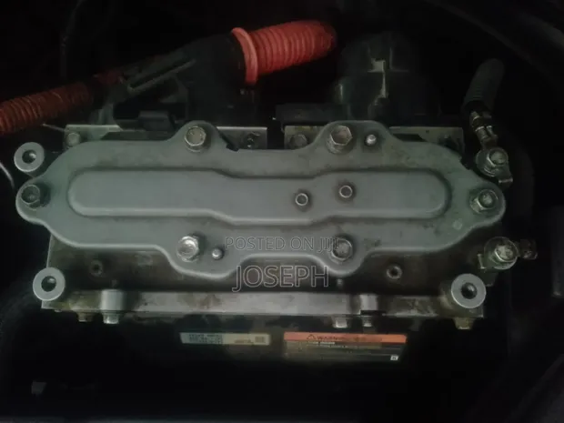 Nissan X-Trail Power Inverter - 1