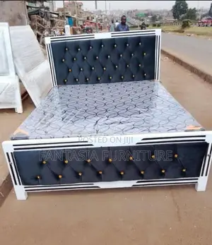 5x6 Royal Black & Gold Diamond Tufted Bed