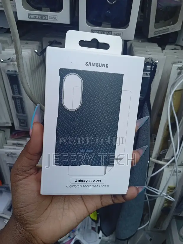 Samsung Galaxy Z Fold8 Carbon Magnet Case - 1