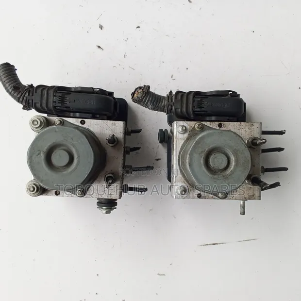 Nissan X-Trail NT32 ABS Pump (Iliyo tumika) - 1
