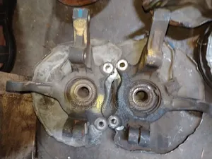 Mitsubishi RVR Outlander Front Hub (Used)