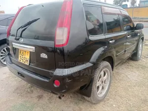 Nissan X-Trail 2005 Nyeusi