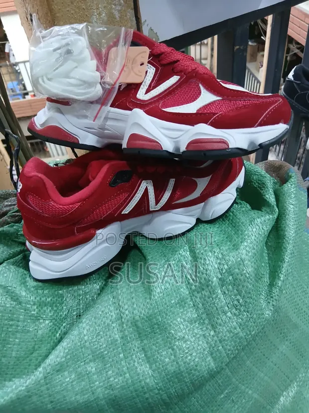 New Balance 9060 Cherry Red - 1
