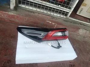 Taa ya Nyuma ya Toyota Harrier Model 2020, Nyeusi