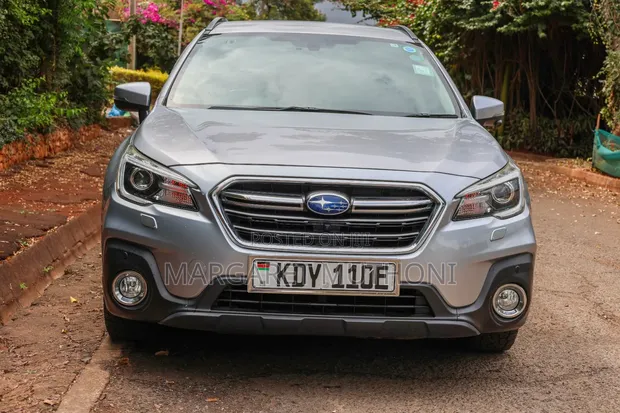 Subaru Outback 2018 Silver - 1