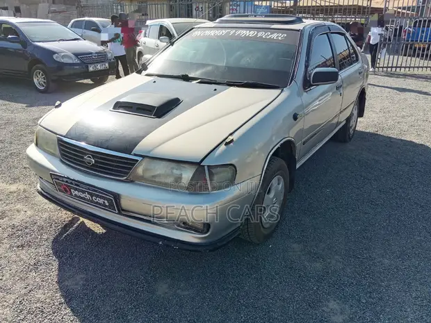 Nissan Sunny 1997 Silver - 1