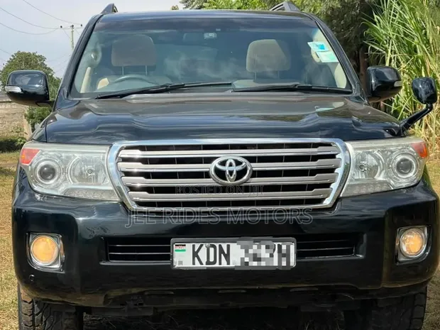 2014 Toyota Land Cruiser V8 Matt Black - 1