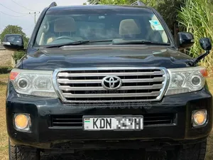 Toyota Land Cruiser V8 2014 Nyeusi Matt