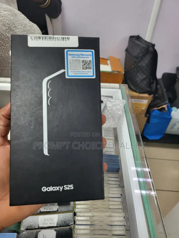New Samsung Galaxy S25 256GB Black - 1