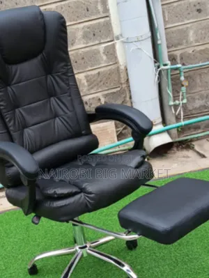 Managerial Executive Office Chair with Footrest