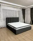 Kitanda cha Chester Nyeusi cha 5x6 chenye Mistari ya Kichwa - 2